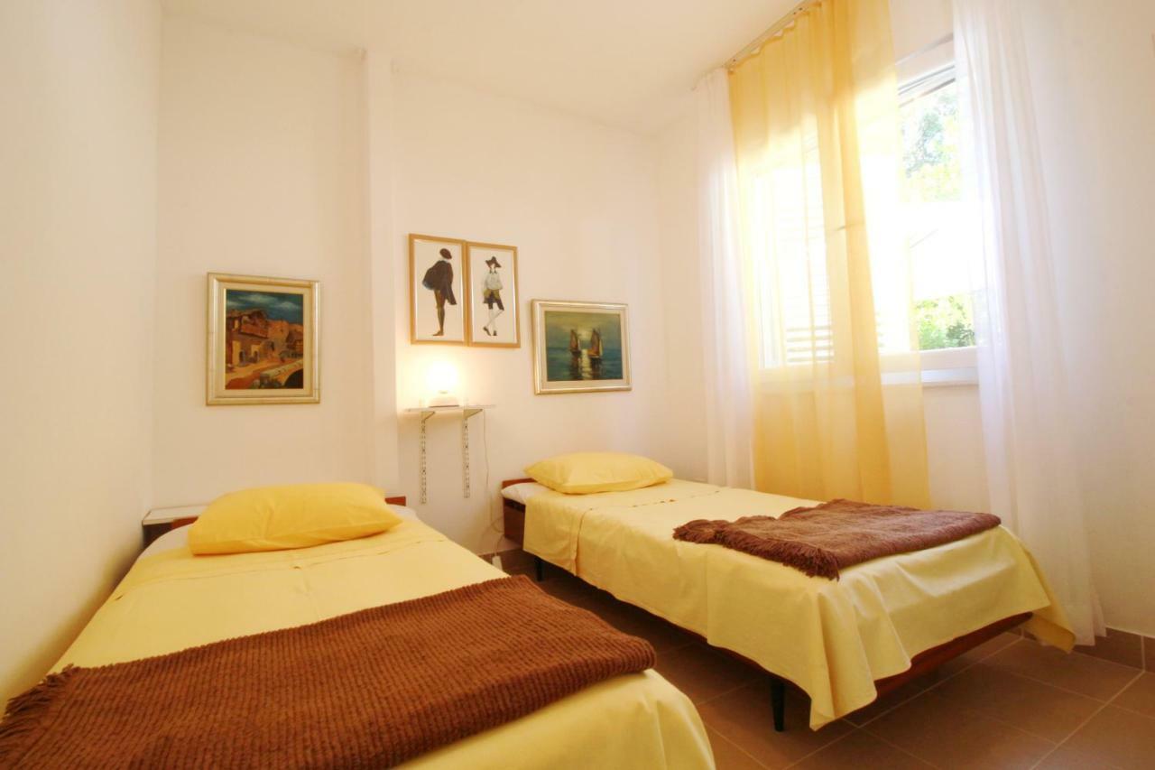 Dada Apartment
